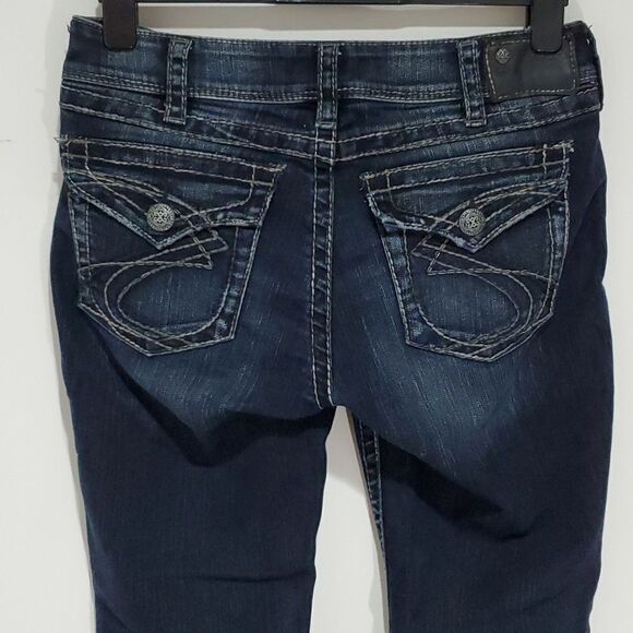 SILVER Suki dark wash mid rise 30x32 boot cut jeans - Picture 4 of 8